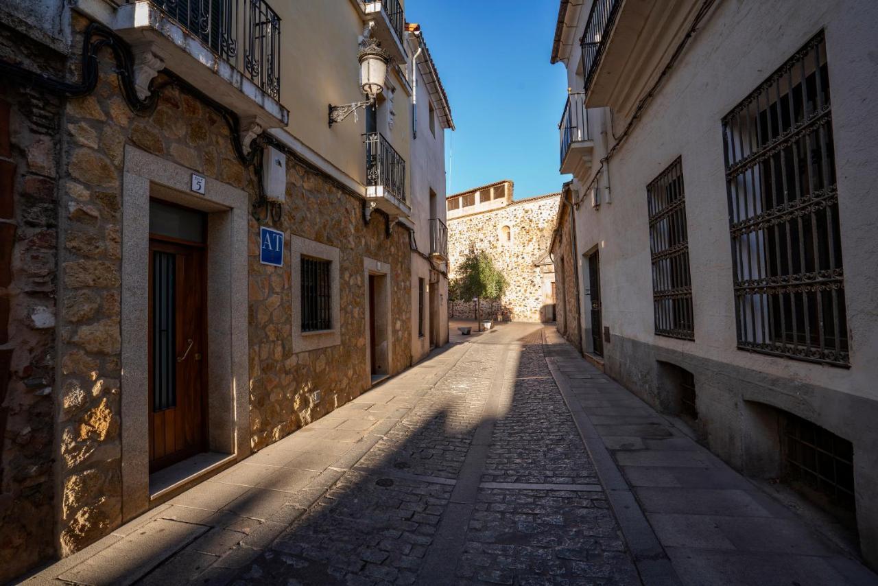 Apartamentos Caceres Historico Centro Exterior photo