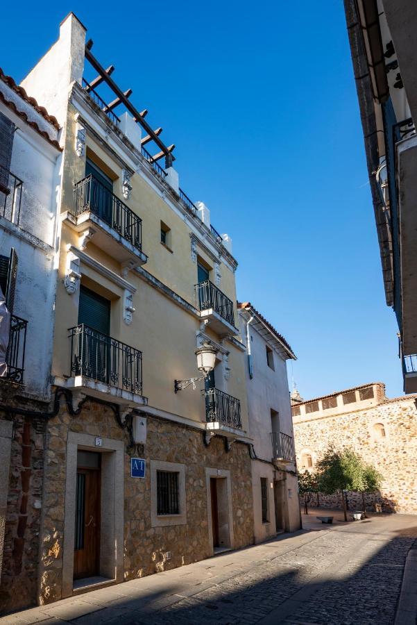 Apartamentos Caceres Historico Centro Exterior photo